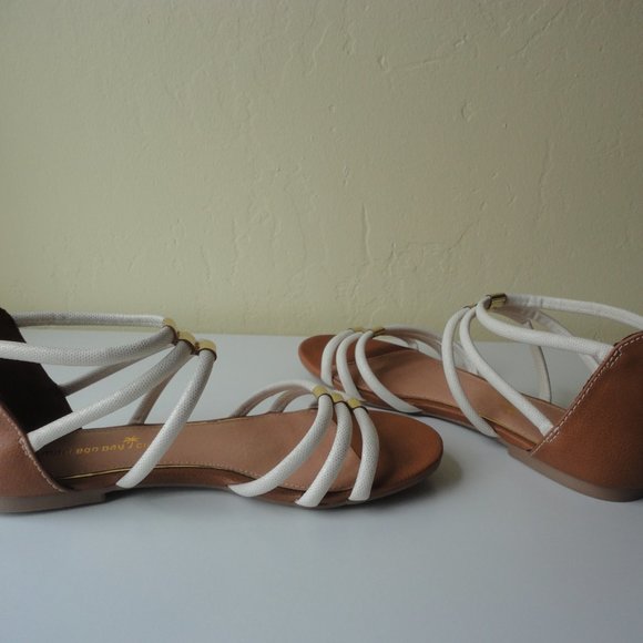 Gladiator Sandals Montego Bay Club, NEW! - Size 7M, White & Tan - Picture 4 of 12